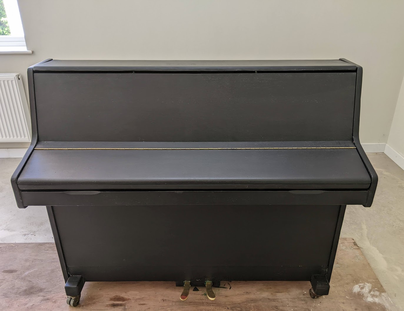 Barratt & Robinson Upright Piano with lid closed