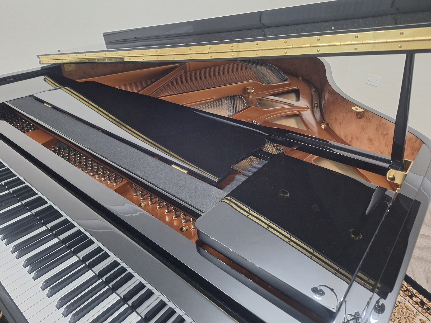 Danemann 160 Grand Piano